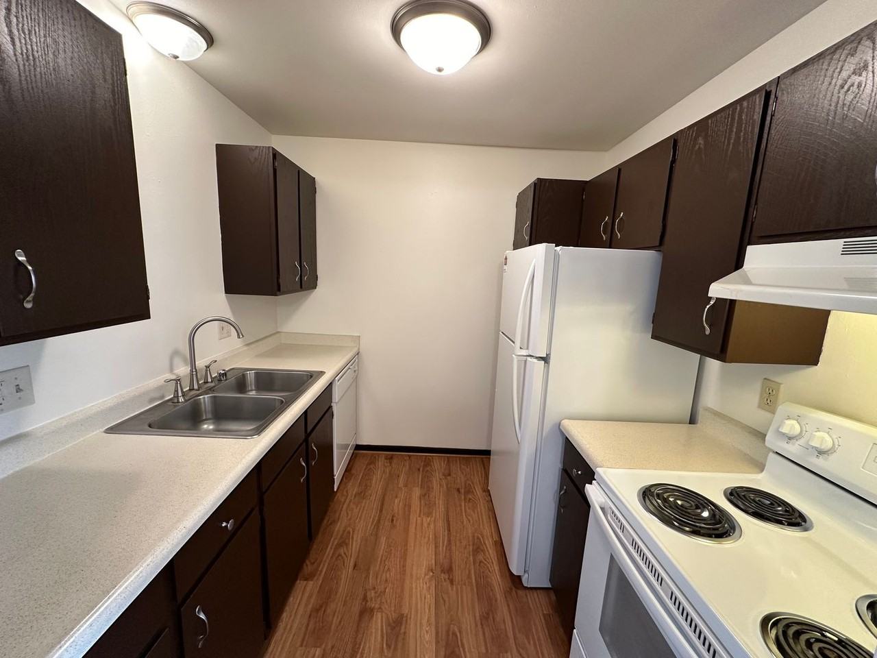 841-843 Eastern Ave. - Photo 5 of 27