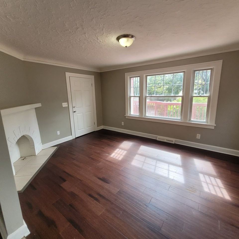 x11/11/2024 - 2624 Portman Ave - Photo 2 of 14