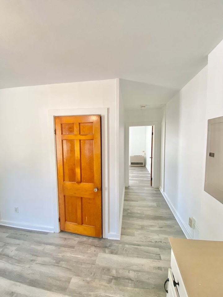 299 E Allen St #C - Photo 4 of 9