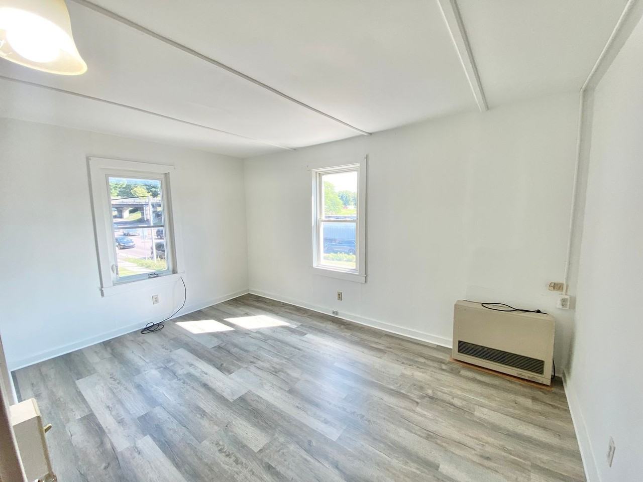 299 E Allen St #C - Photo 5 of 9