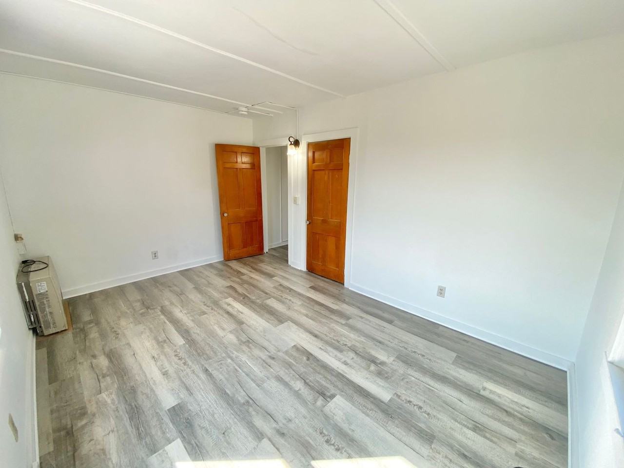 299 E Allen St #C - Photo 6 of 9