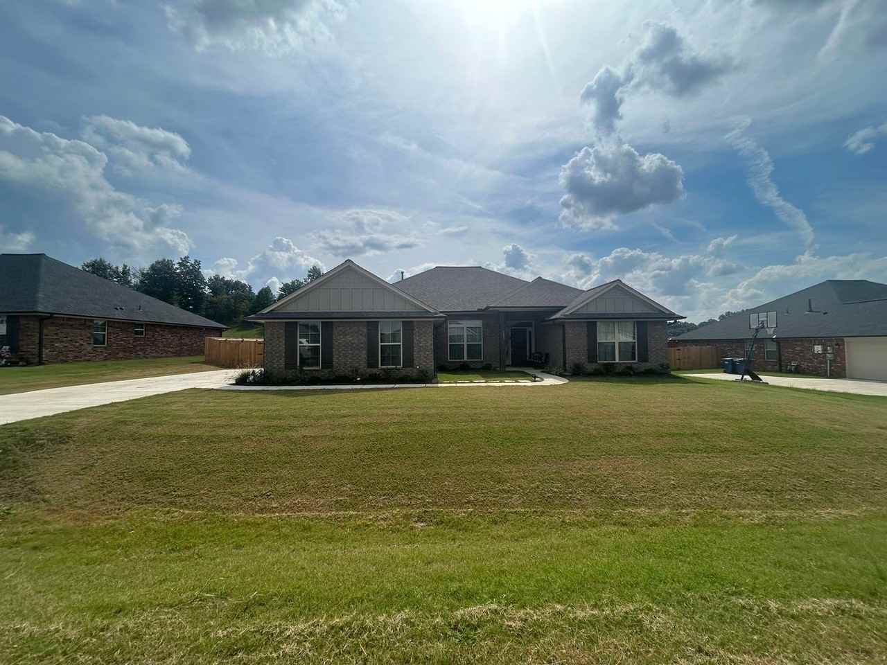 5897 Grove Ln - Photo 2 of 26