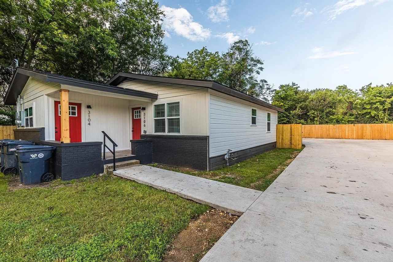 Cross Circle Duplexes - Photo 2 of 13