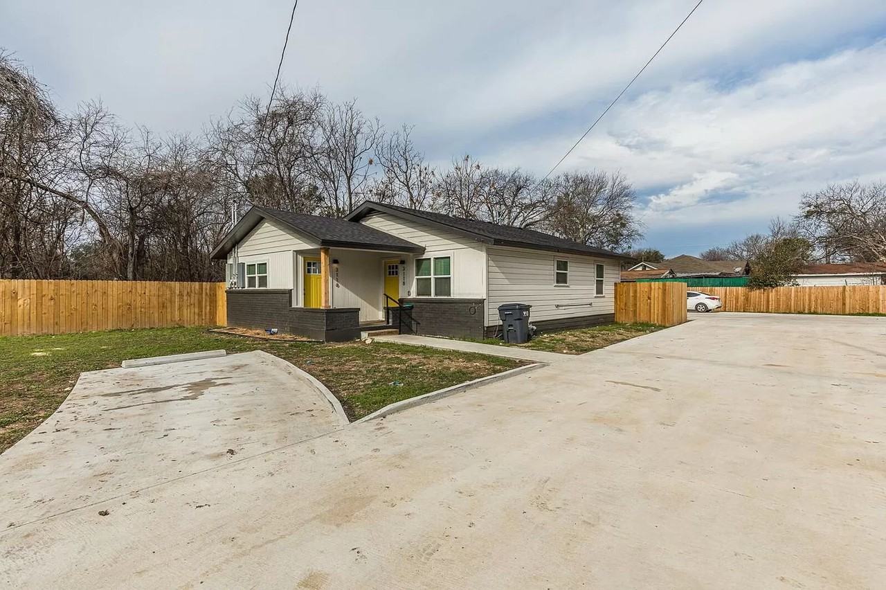 Cross Circle Duplexes - Photo 5 of 13