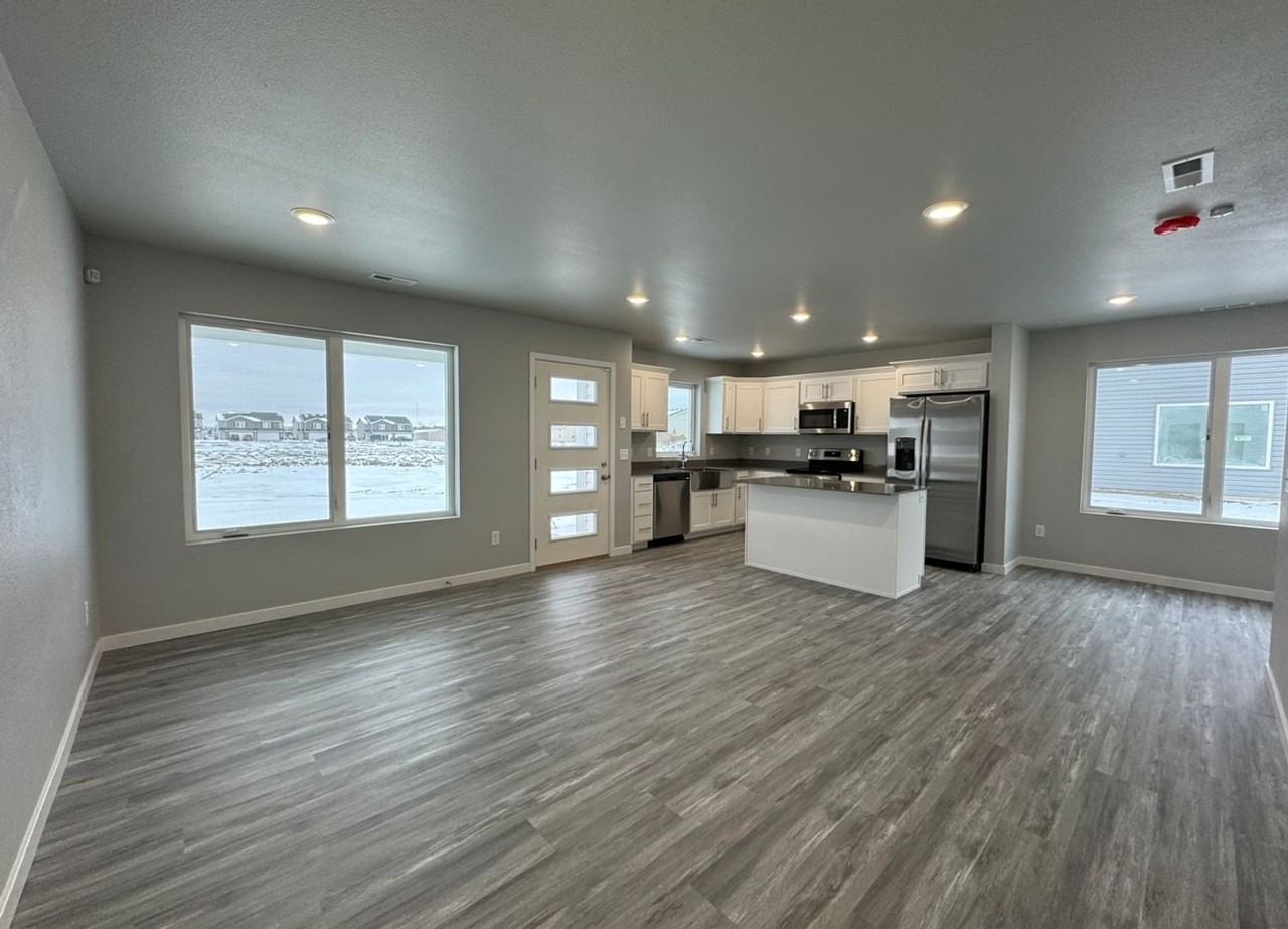 110 Marshall Loop - Photo 2 of 9