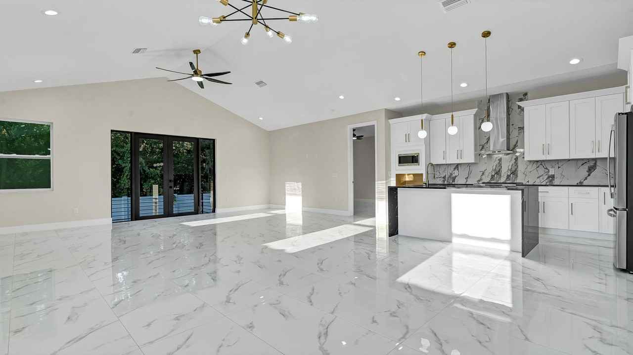 2839 60th Ave N - Photo 6 of 36