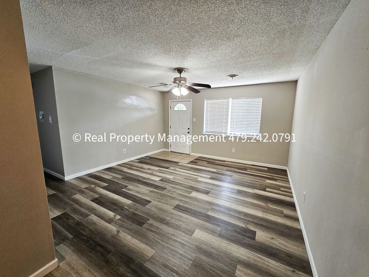 1102 O St - Photo 3 of 14