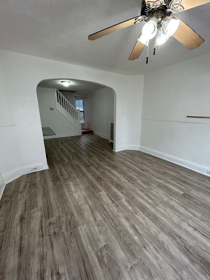 39 Adeline St - Photo 3 of 10