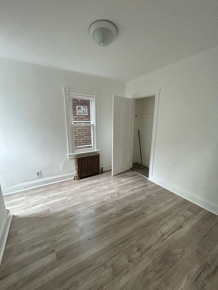 39 Adeline St - Photo 7 of 10