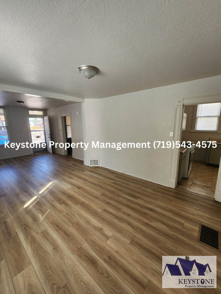 1118 East Routt Avenue - Photo 2 of 19