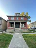 featured image of 194 E 14th Ave