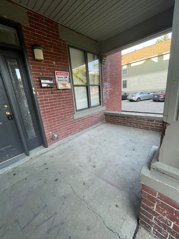 (34) 194 E. 14th Avenue - Photo 3 of 50