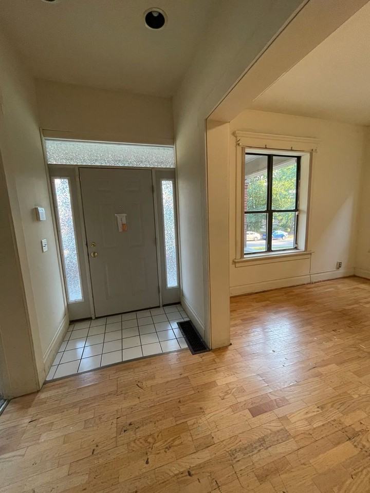 (34) 194 E. 14th Avenue - Photo 4 of 50