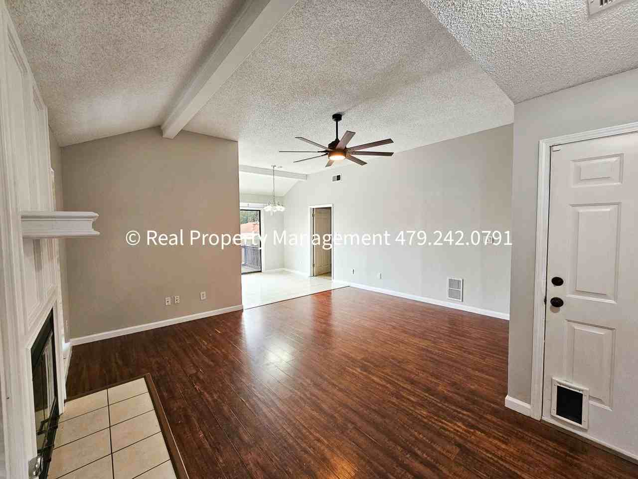 2604 S 65th St - Photo 3 of 19