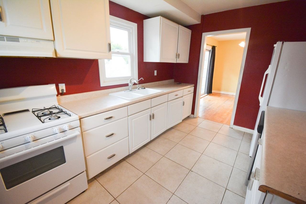 1418 3 1/2 St Se - Photo 6 of 17