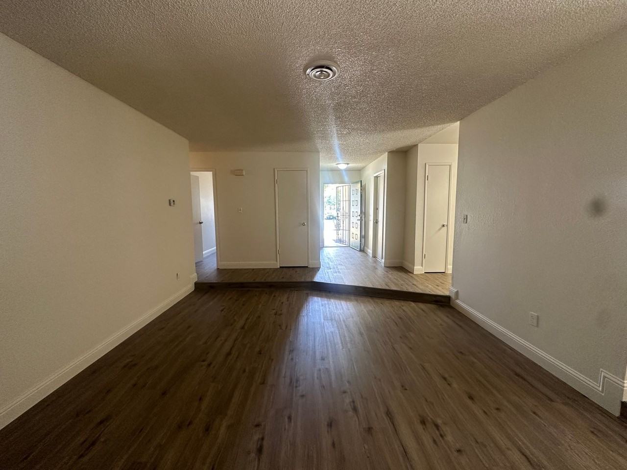 1701 Ortega Dr - Photo 6 of 27