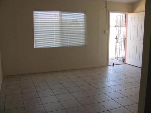 133 E 24th Pl - Photo 3 of 14