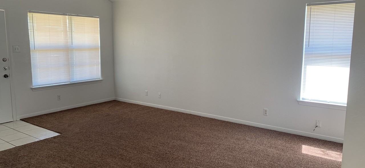 5202 Daybreak Dr - Photo 4 of 21