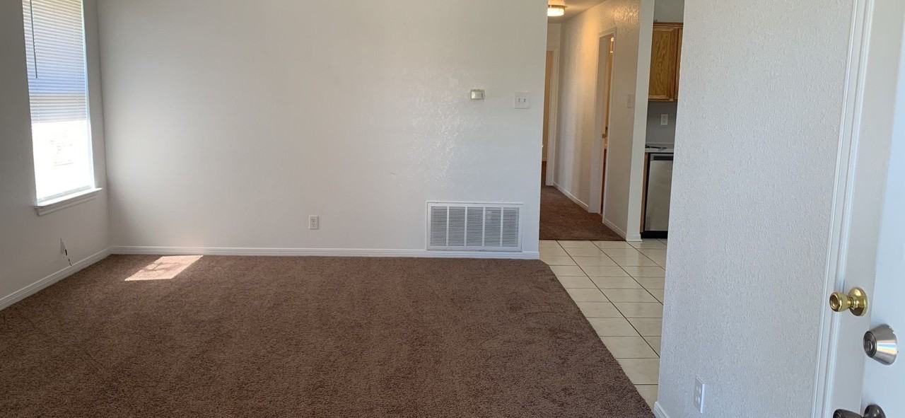 5202 Daybreak Dr - Photo 5 of 21