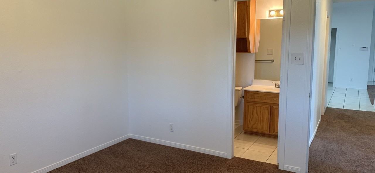 5202 Daybreak Dr - Photo 7 of 21