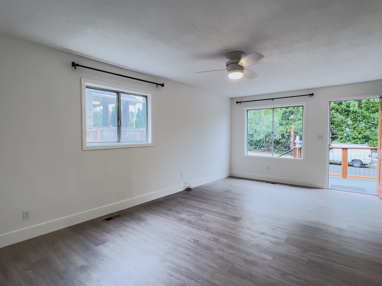 3914 Se 13th Ave - Photo 4 of 27