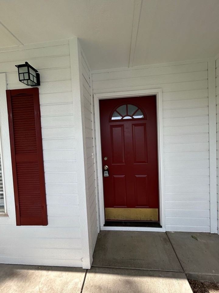 830 W Sheridan Ave - Photo 2 of 34