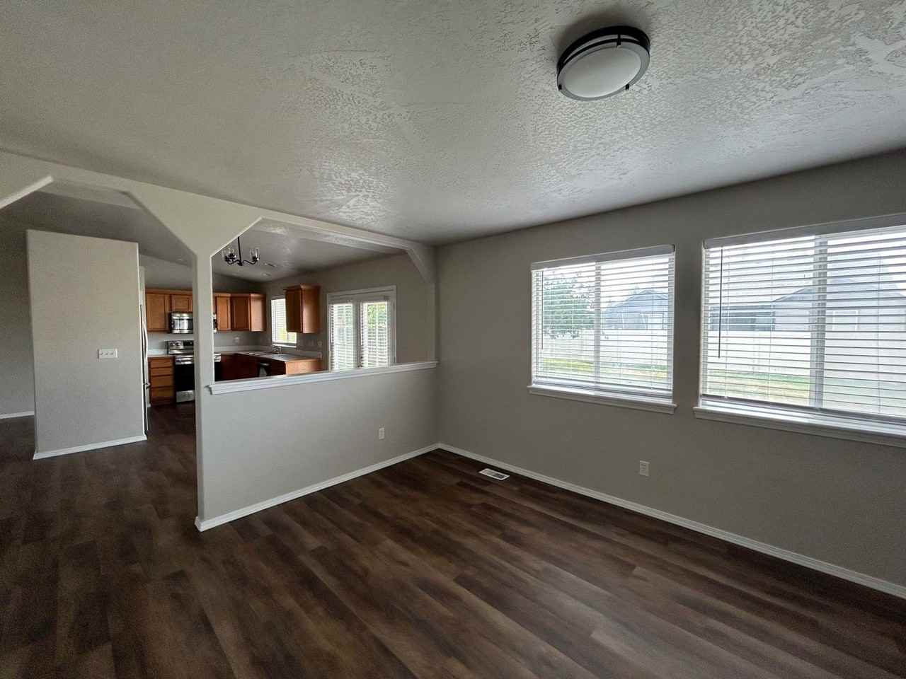 830 W Sheridan Ave - Photo 3 of 34