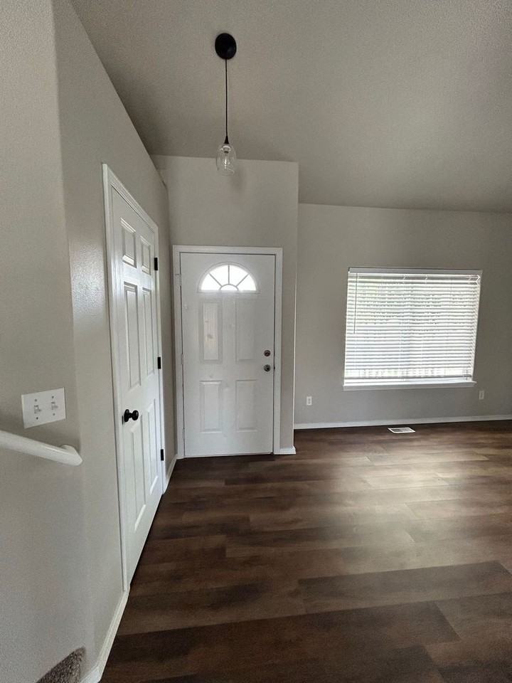 830 W Sheridan Ave - Photo 5 of 34