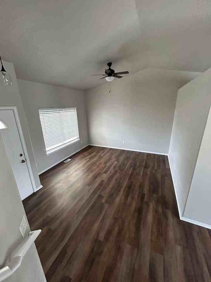 830 W Sheridan Ave - Photo 6 of 34