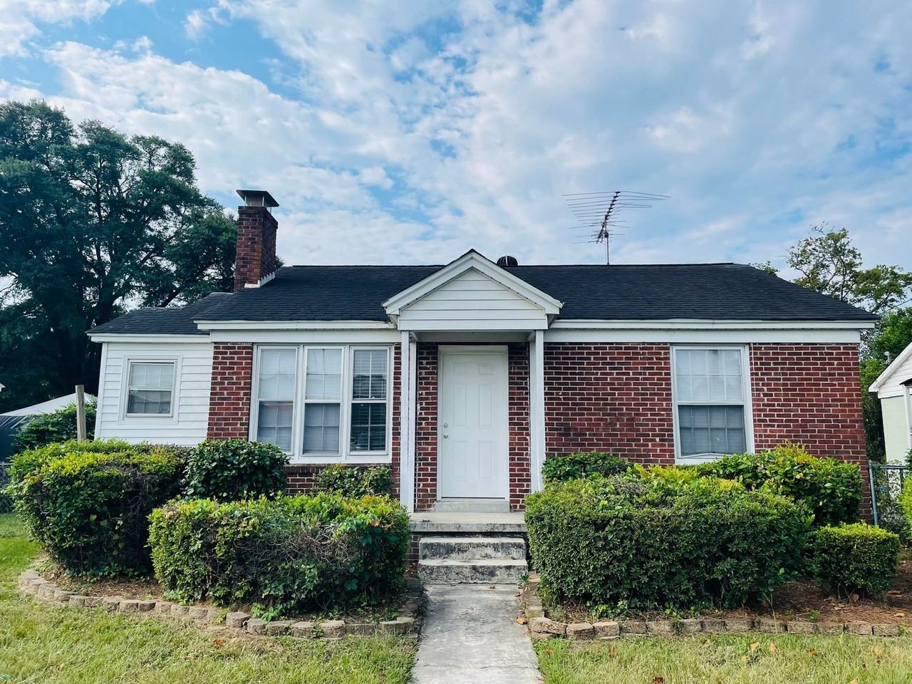 1220 Hamrick St - Photo 2 of 16