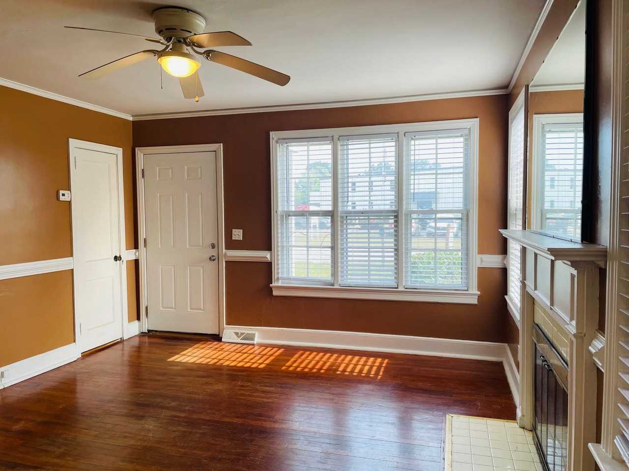 1220 Hamrick St - Photo 5 of 16