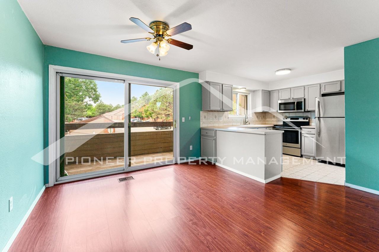 424 Wright St #105 - Photo 3 of 19