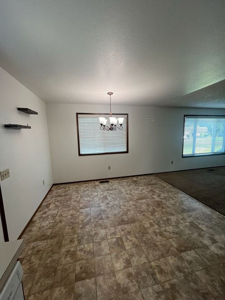 507 Forest Cir #D - Photo 2 of 15