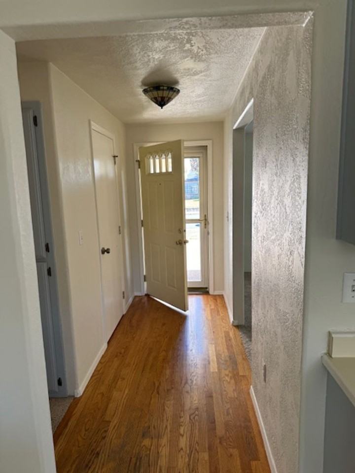 1726 Dove Ln - Photo 4 of 25