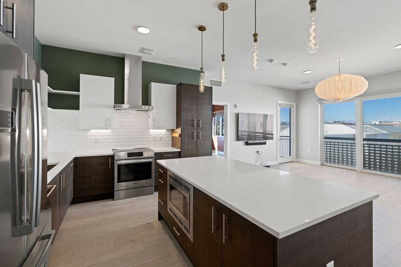 2525 Arapahoe St #301 - Photo 5 of 31