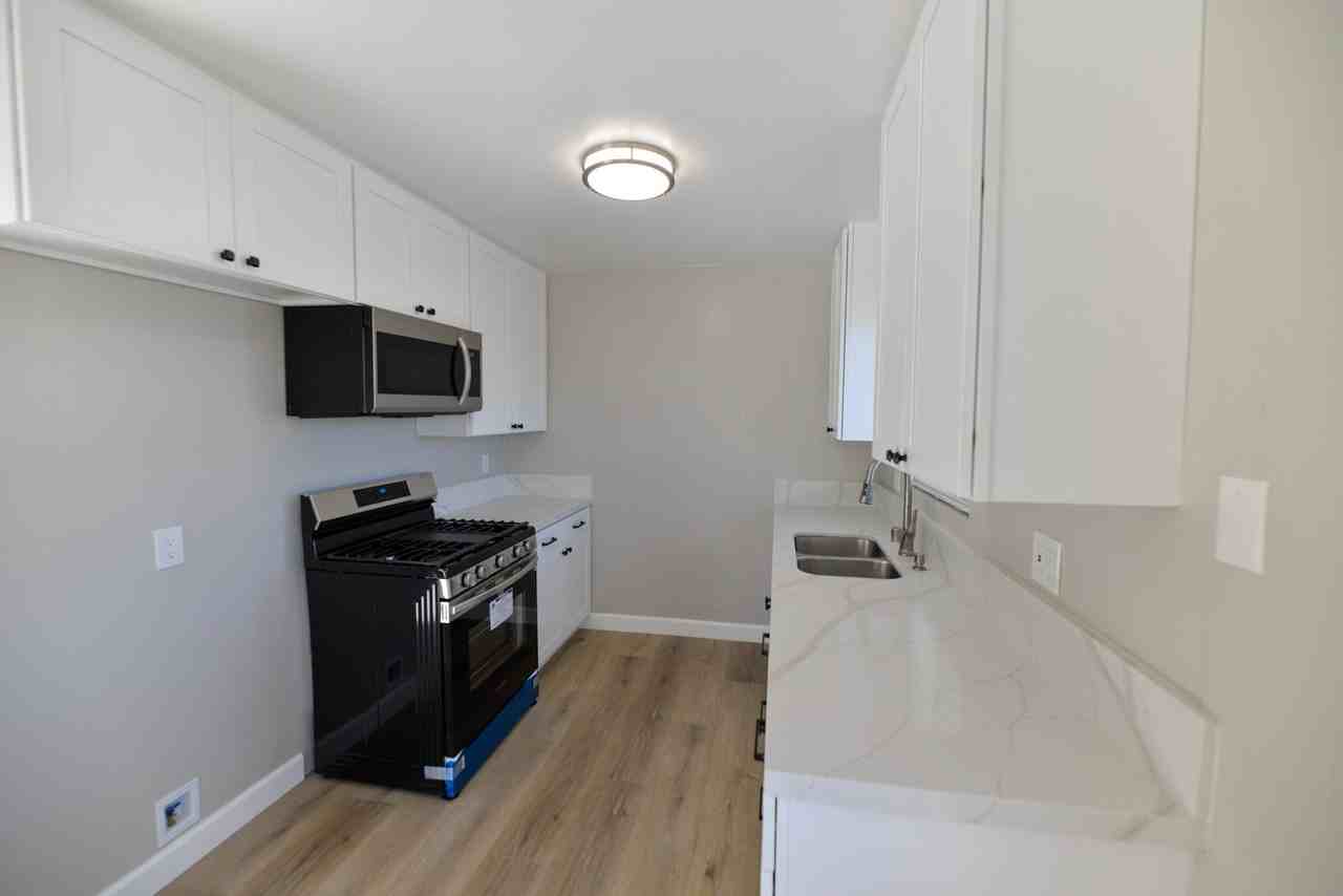 34031 Amber Lantern - Photo 2 of 17