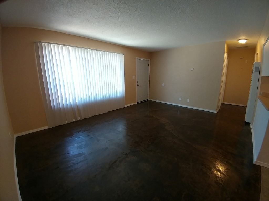 Hiatt 3350 - RM - Photo 3 of 7