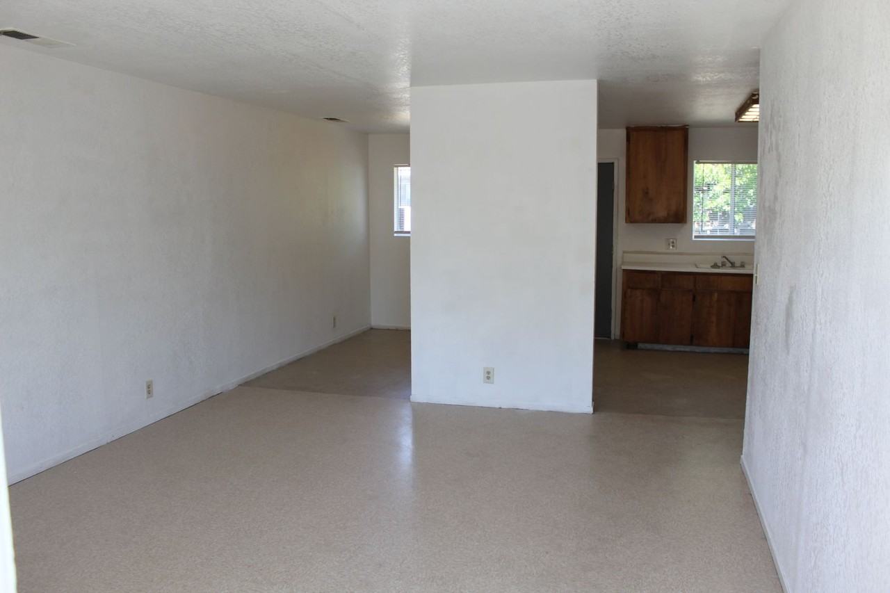 285 W. Orange Ave - Photo 2 of 12