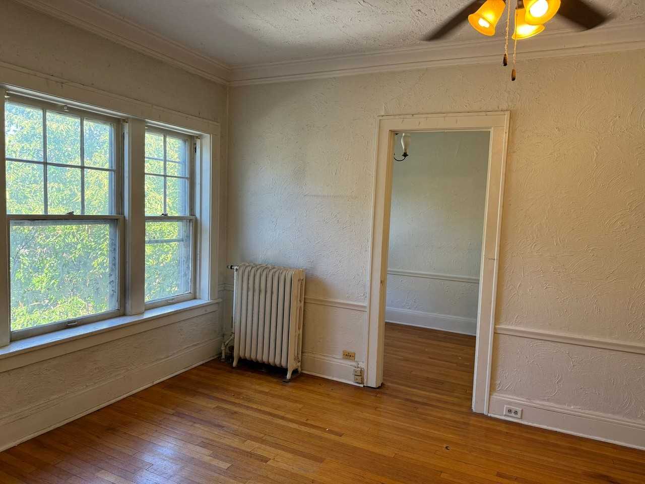 2212 Girard Ave. S - Photo 2 of 10