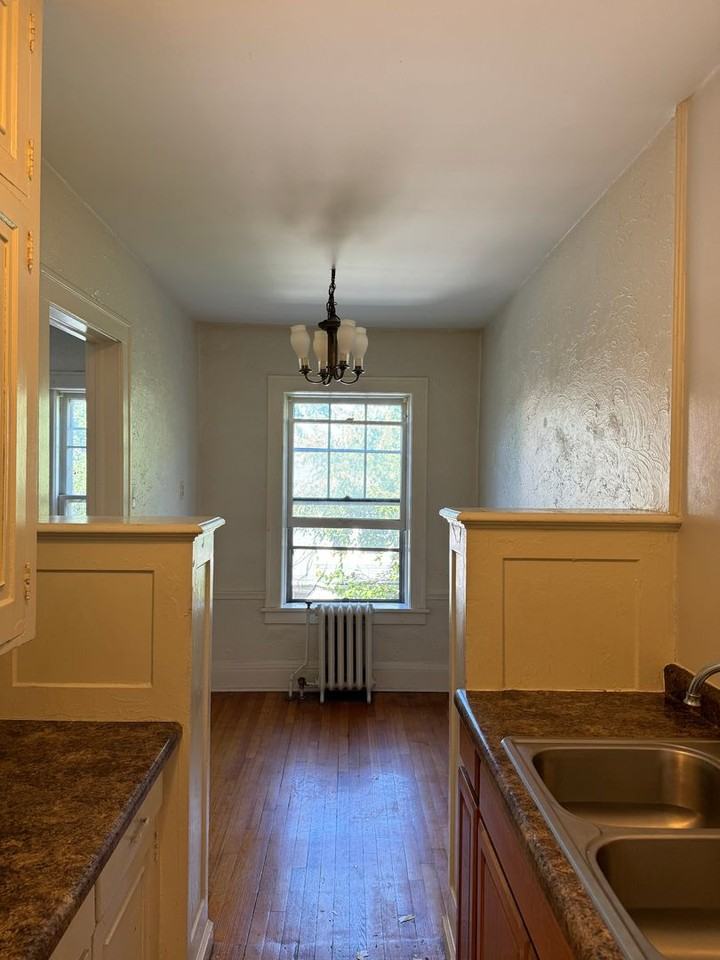 2212 Girard Ave. S - Photo 5 of 10