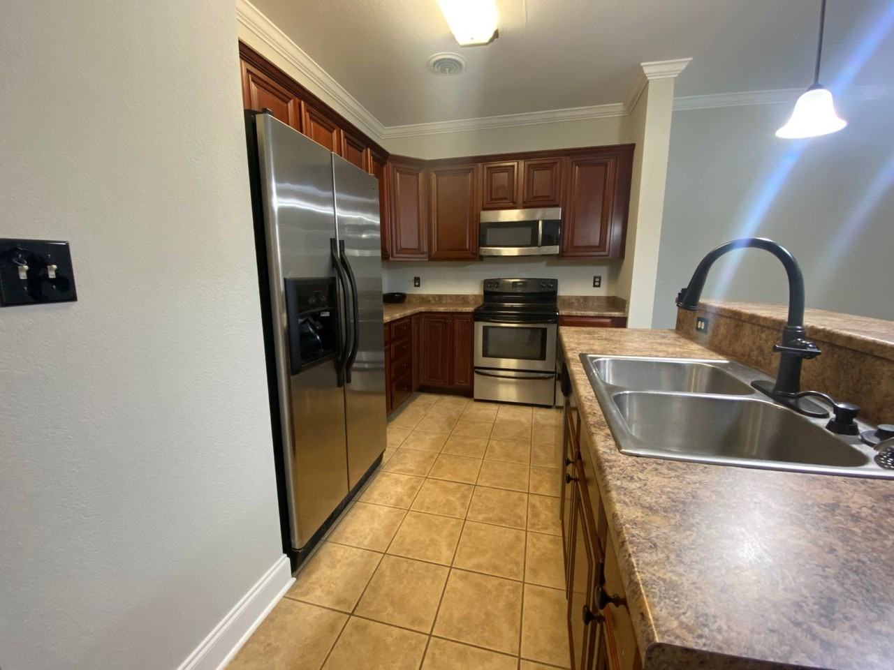 4812 Fountain View Way - Photo 3 of 19