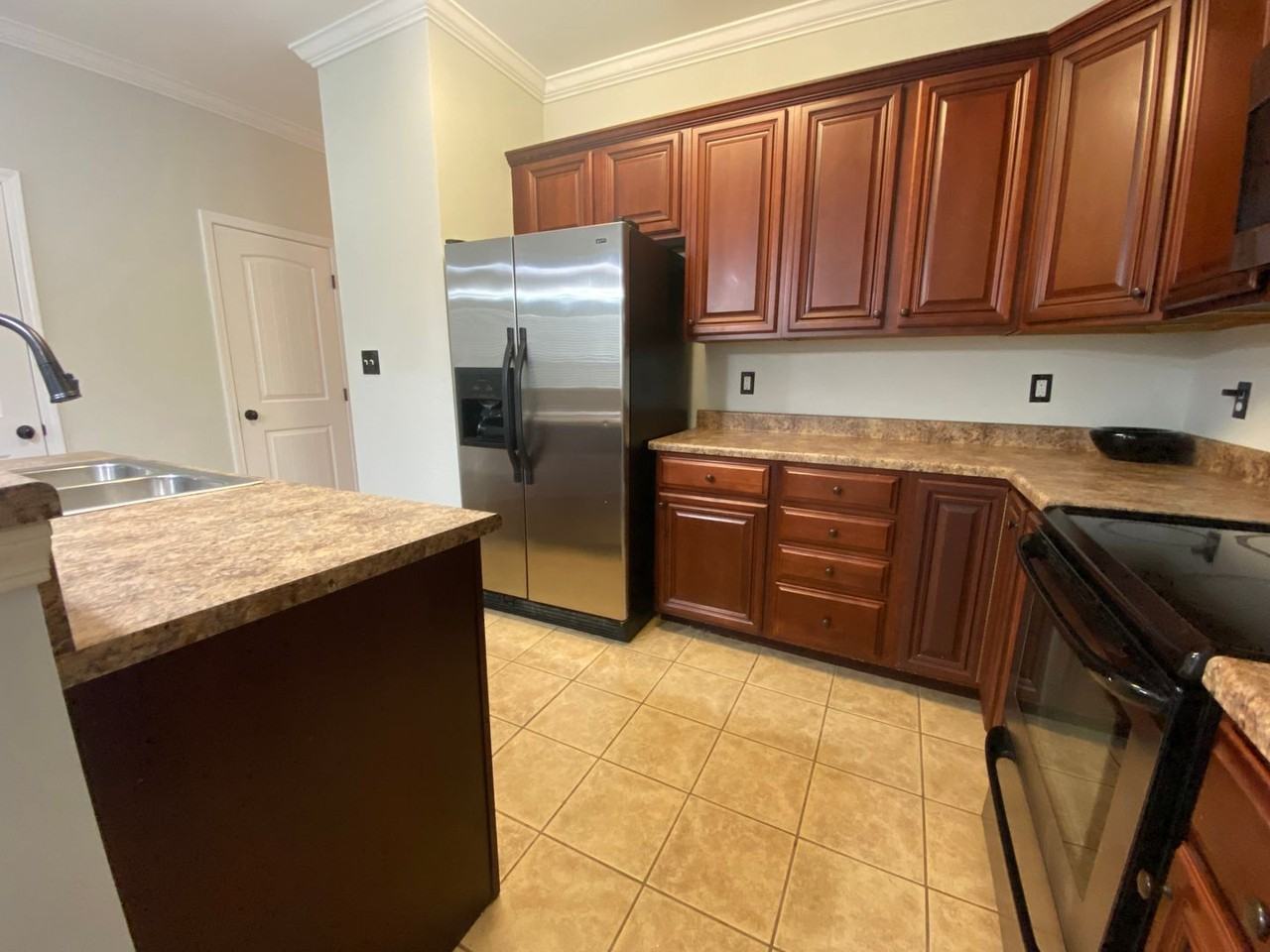 4812 Fountain View Way - Photo 4 of 19