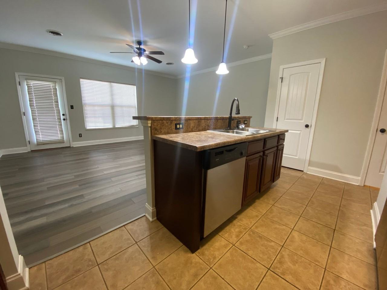 4812 Fountain View Way - Photo 5 of 19