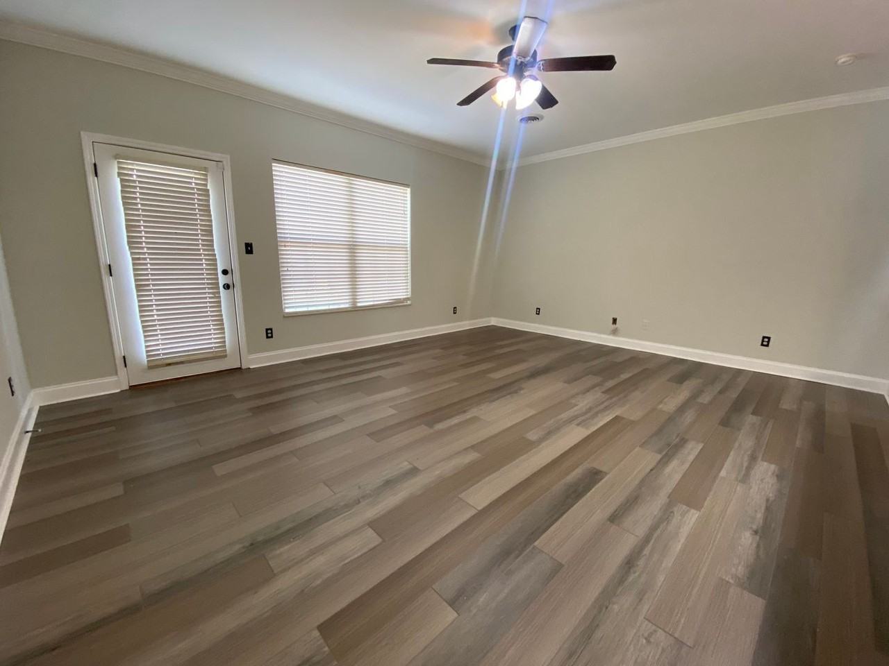 4812 Fountain View Way - Photo 6 of 19
