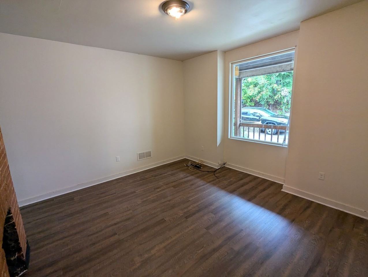 2219 Wilson Ave - Photo 3 of 12