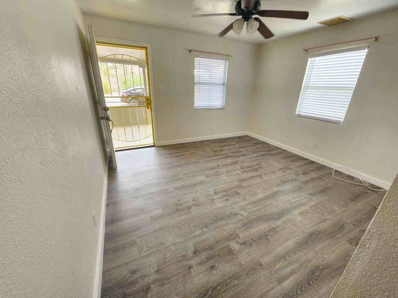 6602 Rose Ellen Ave - Photo 3 of 12