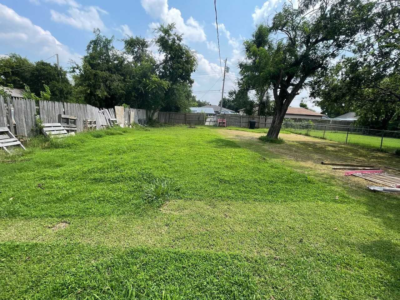 512 Northwest 89th Street - Photo 2 of 6