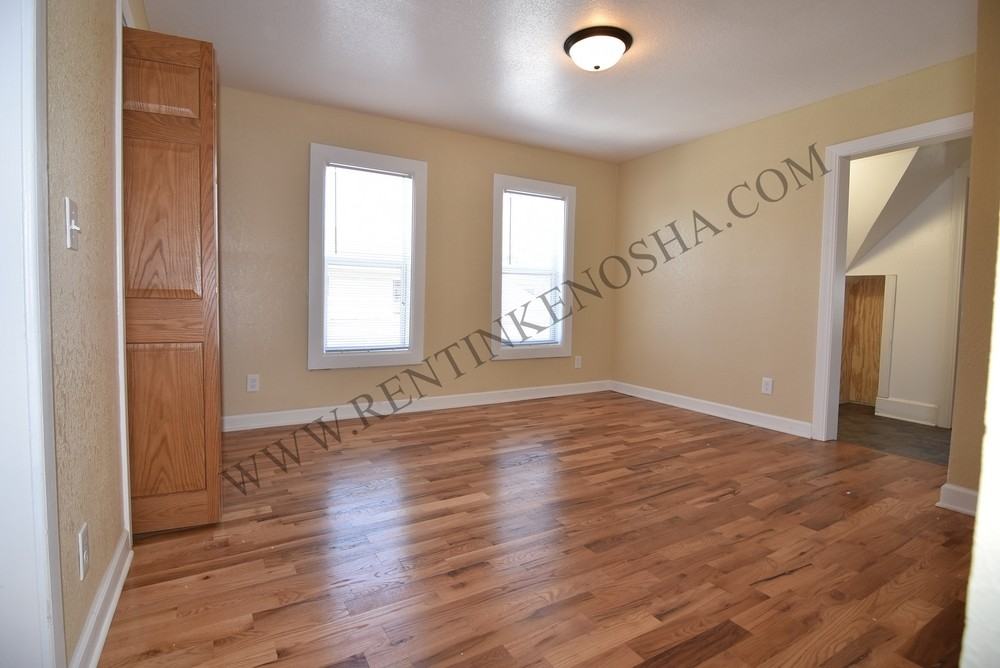 1903 60th St - Photo 2 of 19