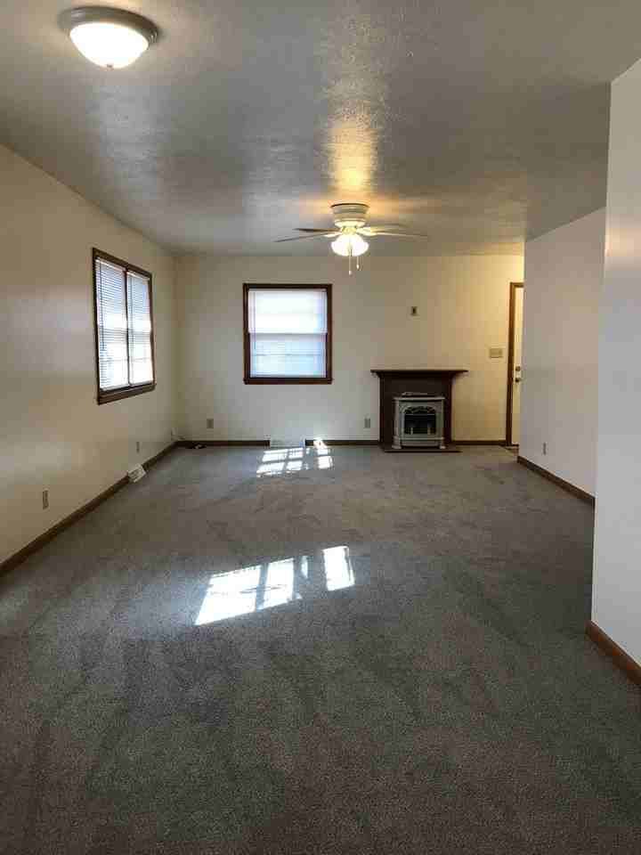 1036 South Weller Avenue - Photo 2 of 19