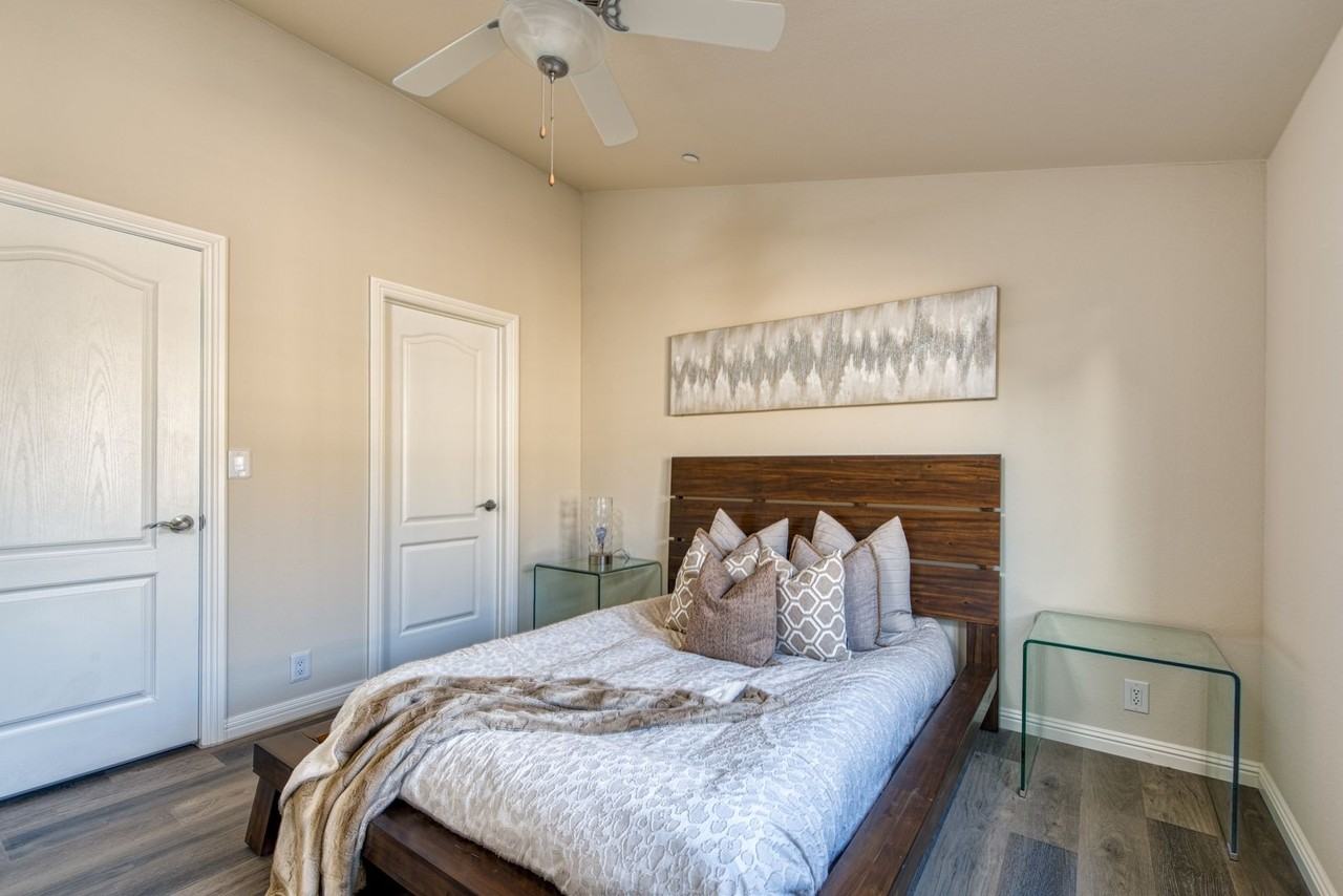 1827 C Ave - Photo 3 of 16